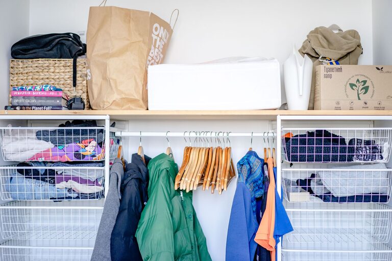 How to Store Seasonal Clothes Efficiently: Tips for a Clutter-Free Home
